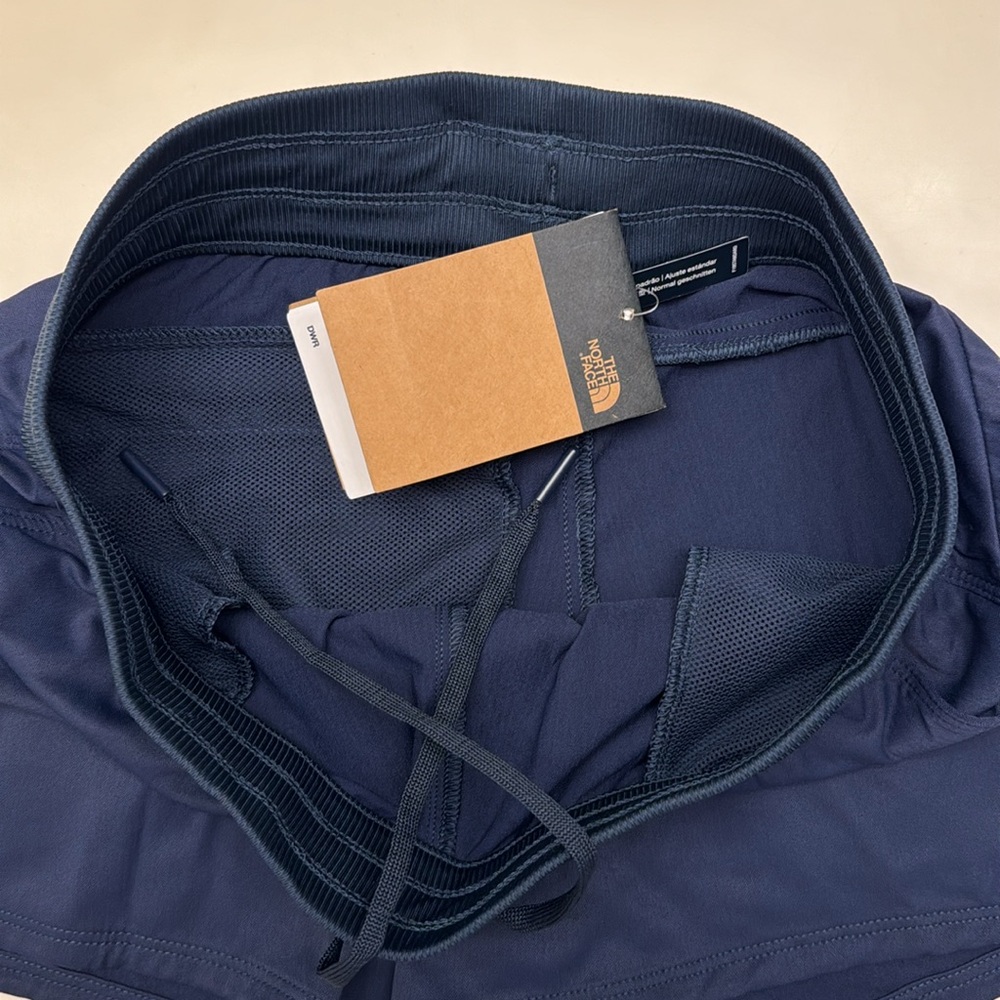 The North Face Women’s Shorts - Picture 9 of 10
